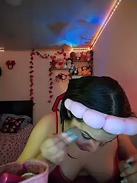 esmeralda jadees online show from May 2026 08:28:01 PM