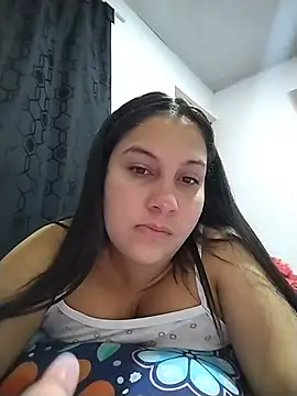 esmeralda jadees online show from July 2026 02:35:01 PM