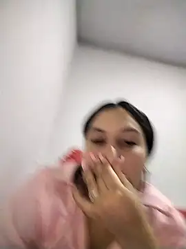 esmeralda jadees online show from July 2026 07:45:01 PM