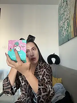 AleksandraRich online show from December 2025 01:00:01 AM