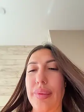 AleksandraRich online show from May 2026 01:47:02 AM