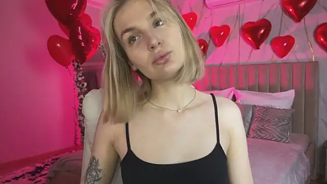 Snapshot of _Vikky_Moon_ chatting on February 2026 12:40:02 AM Vikky Moon online show from February 2026 12:40:02 AM