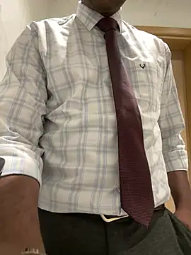 Snapshot of MIRTHICK2002 chatting on March 2025 12:35:02 PM MIRTHICK2002 online show from March 2025 12:35:02 PM