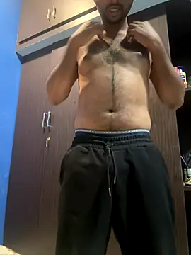 Snapshot of MIRTHICK2002 chatting on October 2025 11:33:02 AM MIRTHICK2002 online show from October 2025 11:33:02 AM