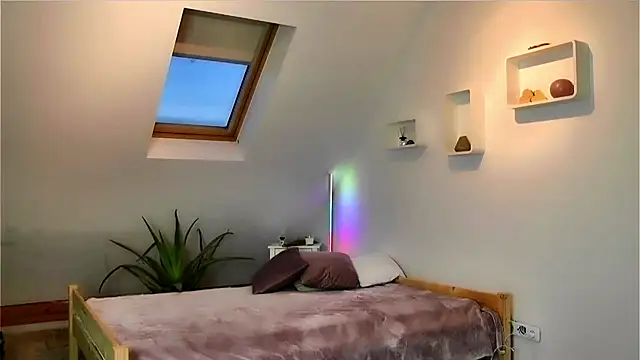 Snapshot of DettyBlondieX chatting on March 2025 04:54:02 AM DettyBlondieX online show from March 2025 04:54:02 AM