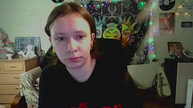 Snapshot of Lil_foxxx chatting on September 2025 10:37:01 AM Lil foxxx online show from September 2025 10:37:01 AM