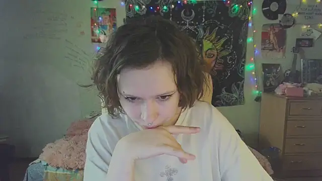 Snapshot of Lil_foxxx chatting on October 2025 12:38:01 PM Lil foxxx online show from October 2025 12:38:01 PM