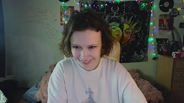 Snapshot of Lil_foxxx chatting on October 2025 10:51:01 AM Lil foxxx online show from October 2025 10:51:01 AM