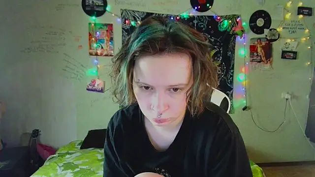 Snapshot of Lil_foxxx chatting on November 2025 11:43:02 AM Lil foxxx online show from November 2025 11:43:02 AM