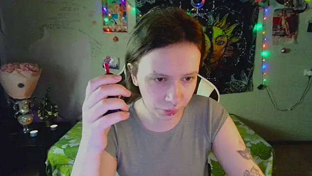 Snapshot of Lil_foxxx chatting on January 2026 02:44:02 PM Lil foxxx online show from January 2026 02:44:02 PM