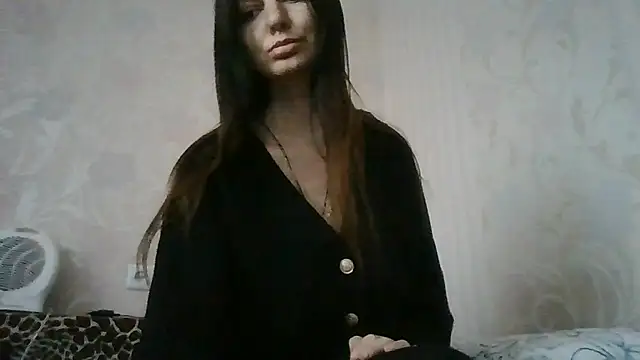 AliseWats online show from November 2025 12:22:01 PM