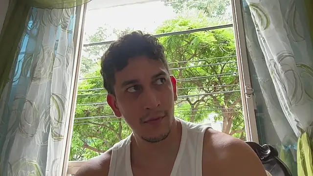 Snapshot of chicoinhibido chatting on April 2026 05:21:02 PM chicoinhibido online show from April 2026 05:21:02 PM