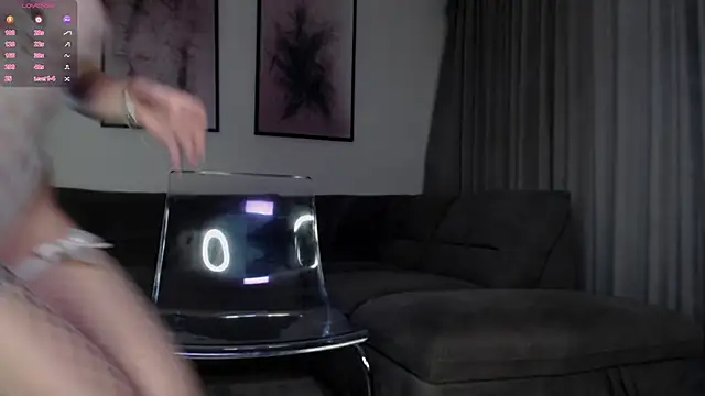 Snapshot of reinakylie chatting on October 2025 12:08:02 PM reinakylie online show from October 2025 12:08:02 PM