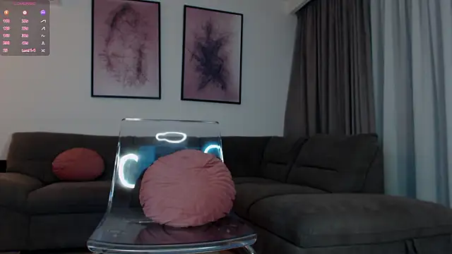 Snapshot of reinakylie chatting on February 2026 02:17:02 AM reinakylie online show from February 2026 02:17:02 AM