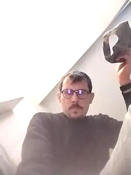 JacquesSaintJohn online show from November 2025 05:35:01 PM