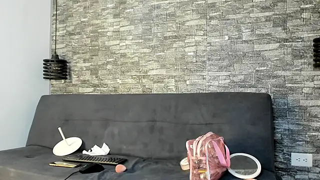 Snapshot of ASHLEY_AND_ASH chatting on November 2025 09:15:01 PM ASHLEY AND ASH online show from November 2025 09:15:01 PM