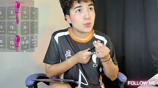 Snapshot of emma_cute7 chatting on October 2025 03:03:02 AM emma cute7 online show from October 2025 03:03:02 AM