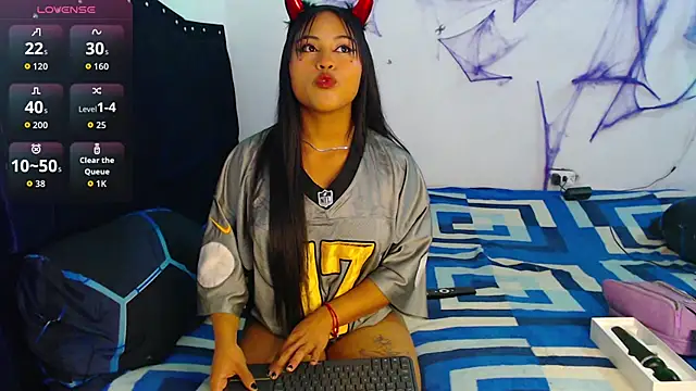 Snapshot of bella_warzon chatting on October 2025 01:06:01 AM bella warzon online show from October 2025 01:06:01 AM