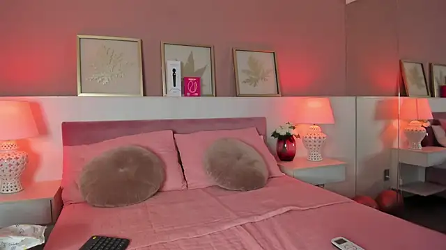 Emma  1 online show from September 2025 04:04:02 AM