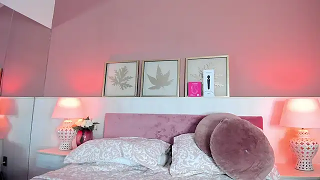 Emma  1 online show from November 2025 03:29:01 AM