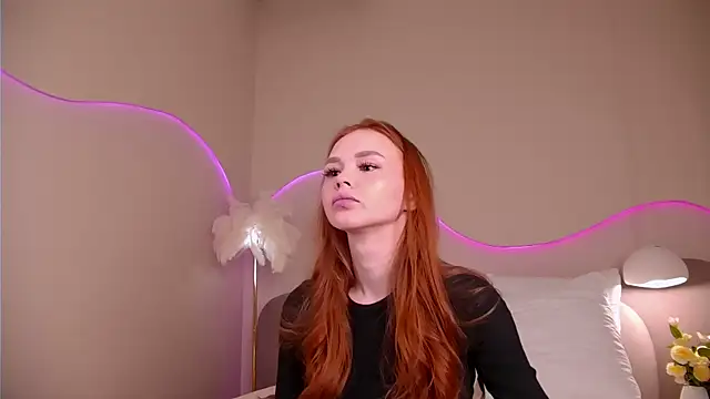 MiraBliss online show from November 2025 07:39:02 PM