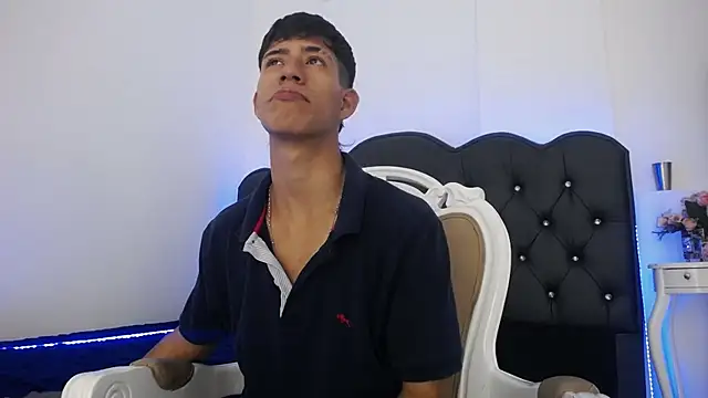 dareck 18 online show from March 2025 11:05:01 PM