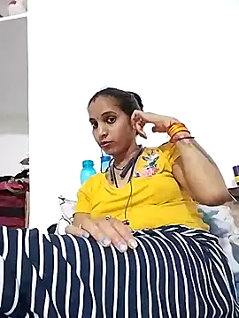 Hotty-Nidhi online show from March 2025 03:05:02 PM