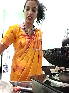 Hotty-Nidhi online show from March 2025 09:01:02 AM