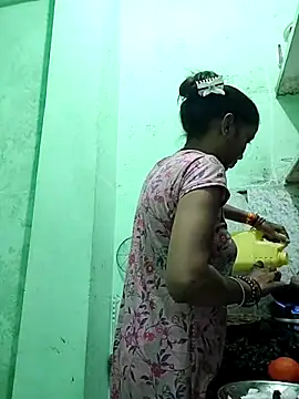 Hotty-Nidhi online show from September 2025 03:47:02 PM