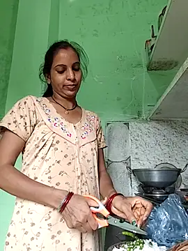 Hotty-Nidhi online show from October 2025 04:46:02 AM