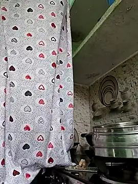 Hotty-Nidhi online show from February 2026 04:32:01 AM