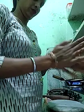 Hotty-Nidhi online show from March 2026 04:43:01 PM