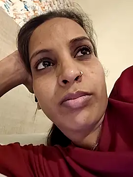 Hotty-Nidhi online show from May 2026 06:24:01 PM