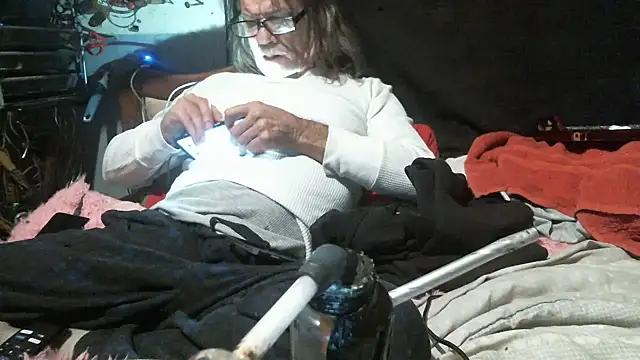 Snapshot of hahard1onestill chatting on February 2026 03:04:01 AM hahard1onestill online show from February 2026 03:04:01 AM