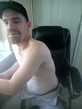 Snapshot of Slim_Whitey chatting on September 2025 10:43:02 PM Slim Whitey online show from September 2025 10:43:02 PM