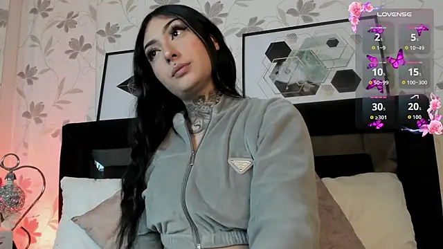 Snapshot of Lilith_Thompson chatting on September 2025 04:05:02 AM Lilith Thompson online show from September 2025 04:05:02 AM