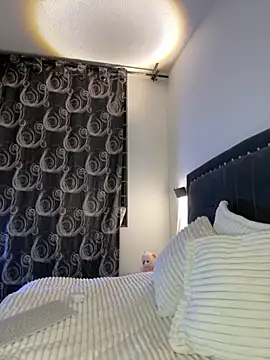 Snapshot of Lilith_Thompson chatting on October 2025 04:24:02 AM Lilith Thompson online show from October 2025 04:24:02 AM