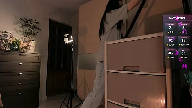 Snapshot of Viki_Bellson chatting on March 2025 03:28:02 PM Viki Bellson online show from March 2025 03:28:02 PM