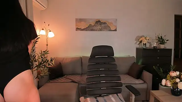 Snapshot of Viki_Bellson chatting on September 2025 05:13:01 PM Viki Bellson online show from September 2025 05:13:01 PM