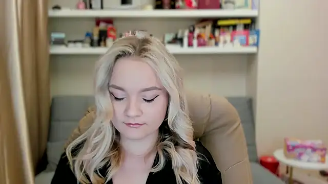 Kara Smith  online show from May 2026 11:43:02 PM