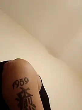 Snapshot of HazelEyedJay420 chatting on March 2025 03:54:02 AM HazelEyedJay420 online show from March 2025 03:54:02 AM