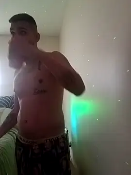 Snapshot of HazelEyedJay420 chatting on January 2026 01:17:02 PM HazelEyedJay420 online show from January 2026 01:17:02 PM