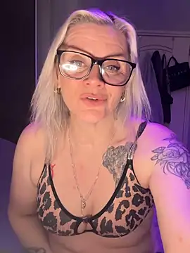 Curvy-Cleo online show from February 2026 11:26:01 AM