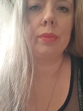 Irina3718 online show from October 2025 10:25:01 AM