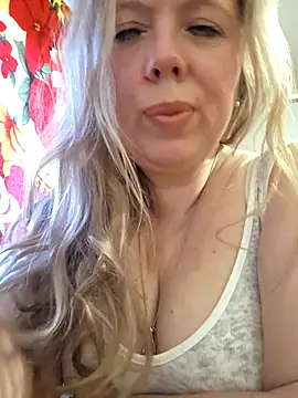 Irina3718 online show from April 2026 03:17:01 PM