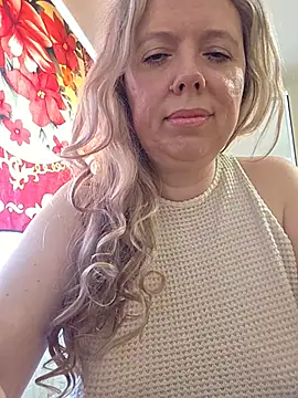 Irina3718 online show from June 2026 07:22:01 AM