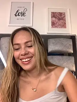 valery and Dani  online show from November 2025 08:00:01 PM