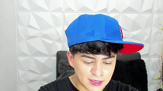 Snapshot of Sam_Daves chatting on December 2025 02:37:01 PM Sam Daves online show from December 2025 02:37:01 PM