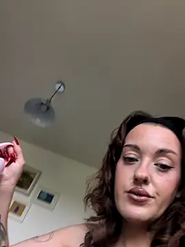 Snapshot of Petite_Juicy_Olive chatting on July 2026 08:40:01 AM Petite Juicy Olive online show from July 2026 08:40:01 AM