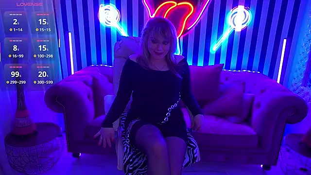Snapshot of CandyLadyyy chatting on April 2026 08:55:02 PM CandyLadyyy online show from April 2026 08:55:02 PM